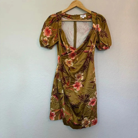 LPA Womens Mini Dress Size XS Brown Floral Short Sleeves V-Neck Revolve Chic - Picture 2 of 11